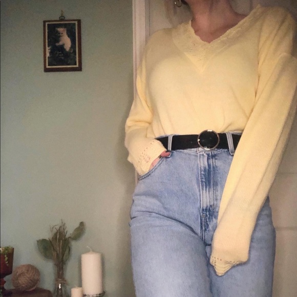 ✿ Vintage Yellow Knit Sweater Size L - Picture 5 of 6